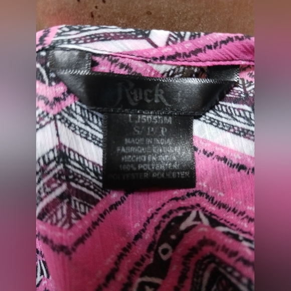 Womens Rock 47 by Wrangler Blouse/Size S/Pullover, Sheer,Bell Sleeve/Black, Pink - Picture 6 of 11